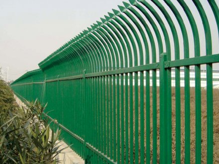 安誠(chéng)為您詳細(xì)介紹下鋅鋼護(hù)欄的產(chǎn)品特點(diǎn)