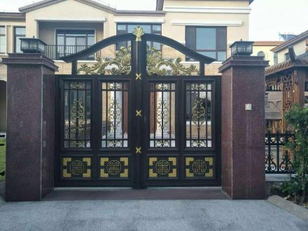 庭院鋁藝大門廠家需以市場導(dǎo)向才能中涅槃重生