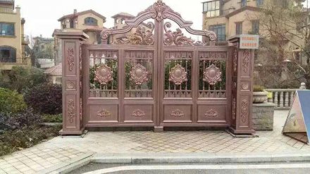 庭院鋁藝大門廠家發(fā)展需要找關(guān)鍵！