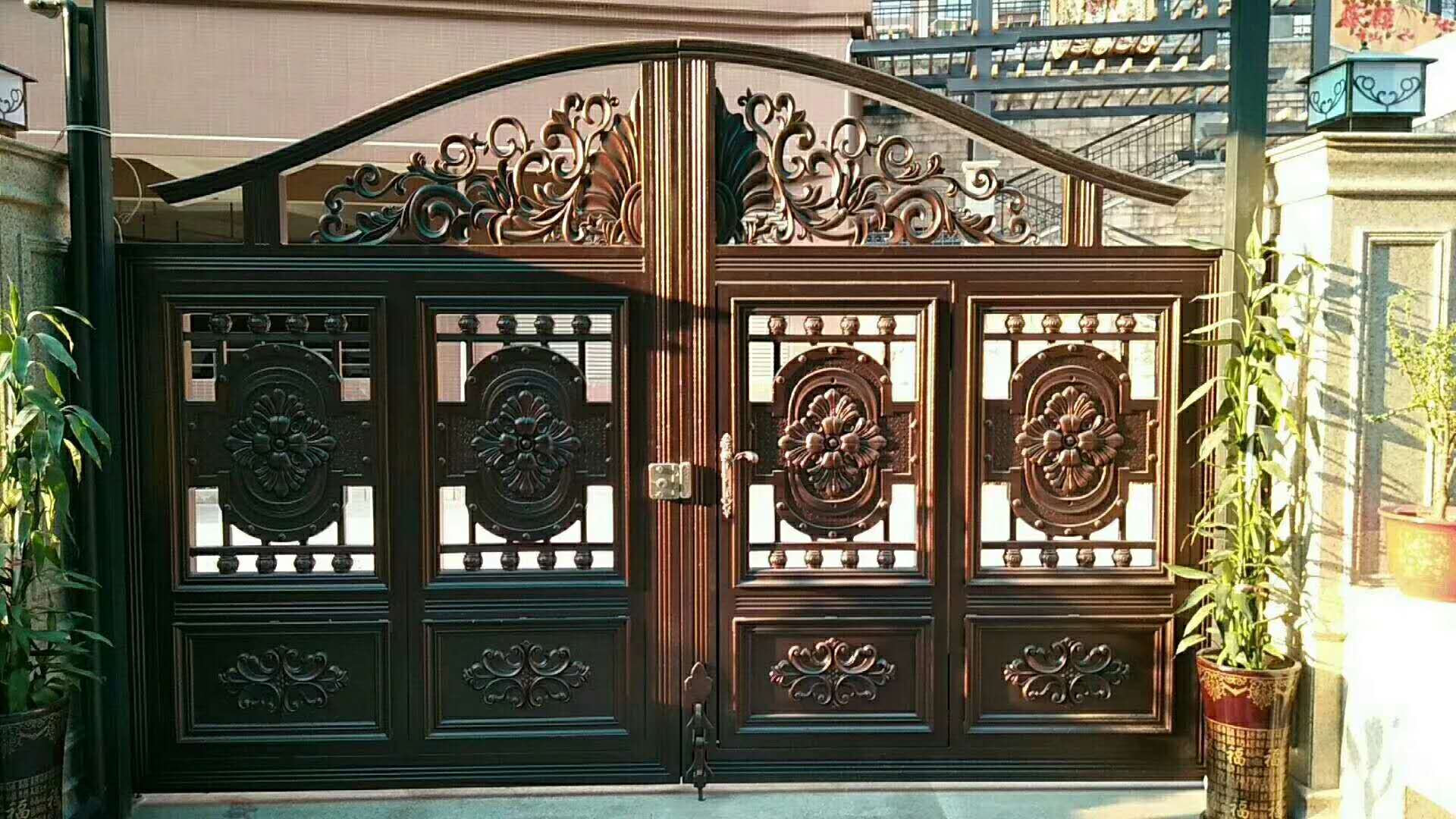 濟(jì)南鋁藝大門的制作與保養(yǎng)