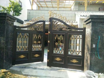 選購(gòu)鋁藝大門價(jià)格影響因素