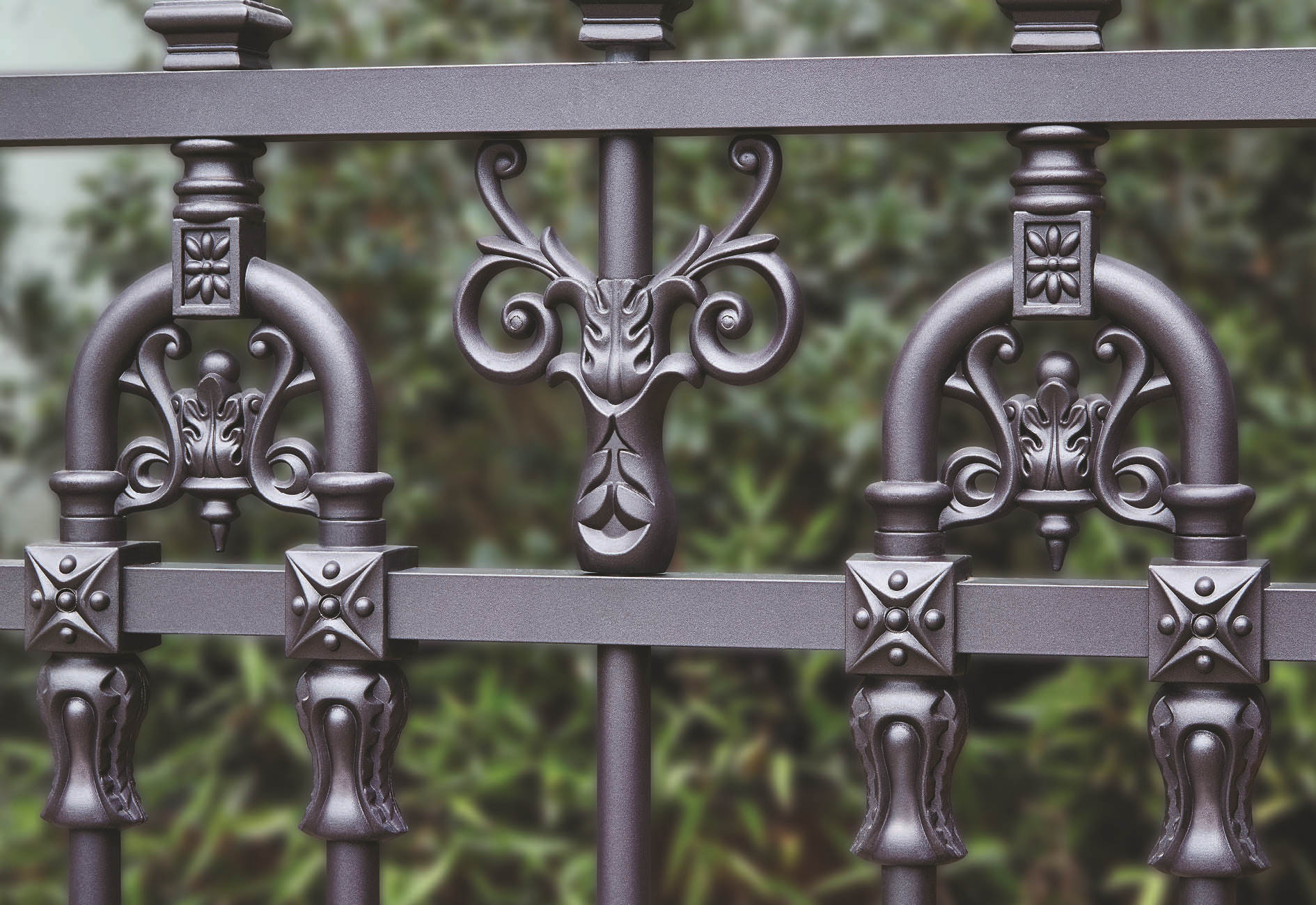 使用鋁藝大門有哪些優(yōu)勢