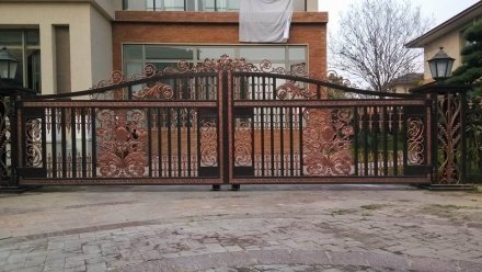 鋁藝大門別墅大門購買鋁門窗方法？