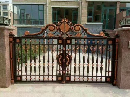 濰坊鋁藝大門環(huán)保型及美觀？