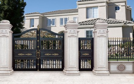 濰坊鋁藝大門的油漆施工需要注意什么？