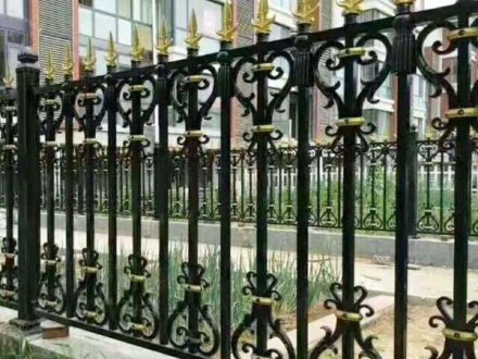 鋁藝護(hù)欄如何保養(yǎng)維護(hù)