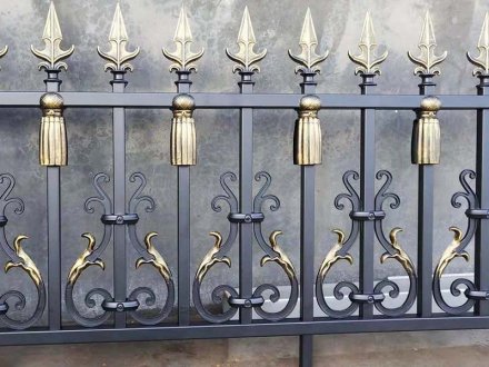 鋁藝護(hù)欄的安全設(shè)計(jì)標(biāo)準(zhǔn)