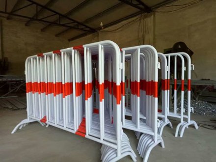 廠家訂做鐵藝圍欄B33護(hù)欄