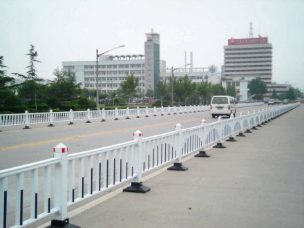  瑞安鋁合金空調(diào)護(hù)欄訂制-百度推薦